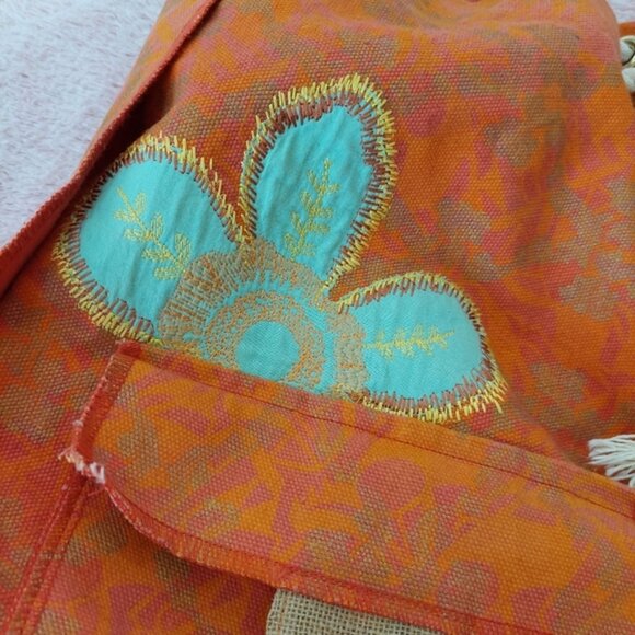 Edge Large Embroidered Bohemian Extendable Bucket Crossbody Bag - Picture 5 of 16